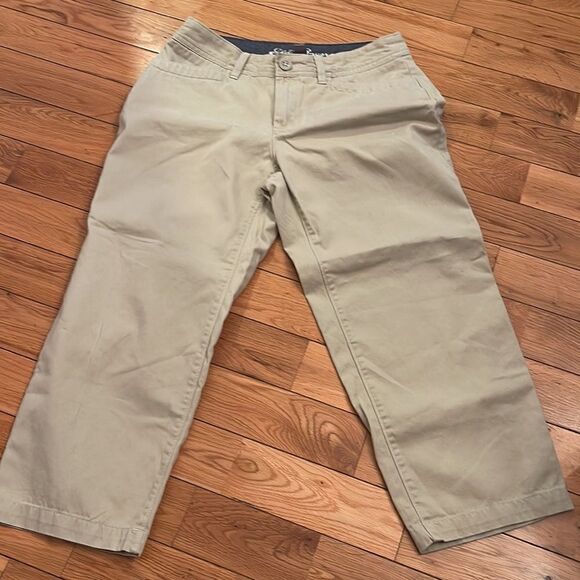 Eddie Bauer Legendwash Khaki Crops - Picture 7 of 7